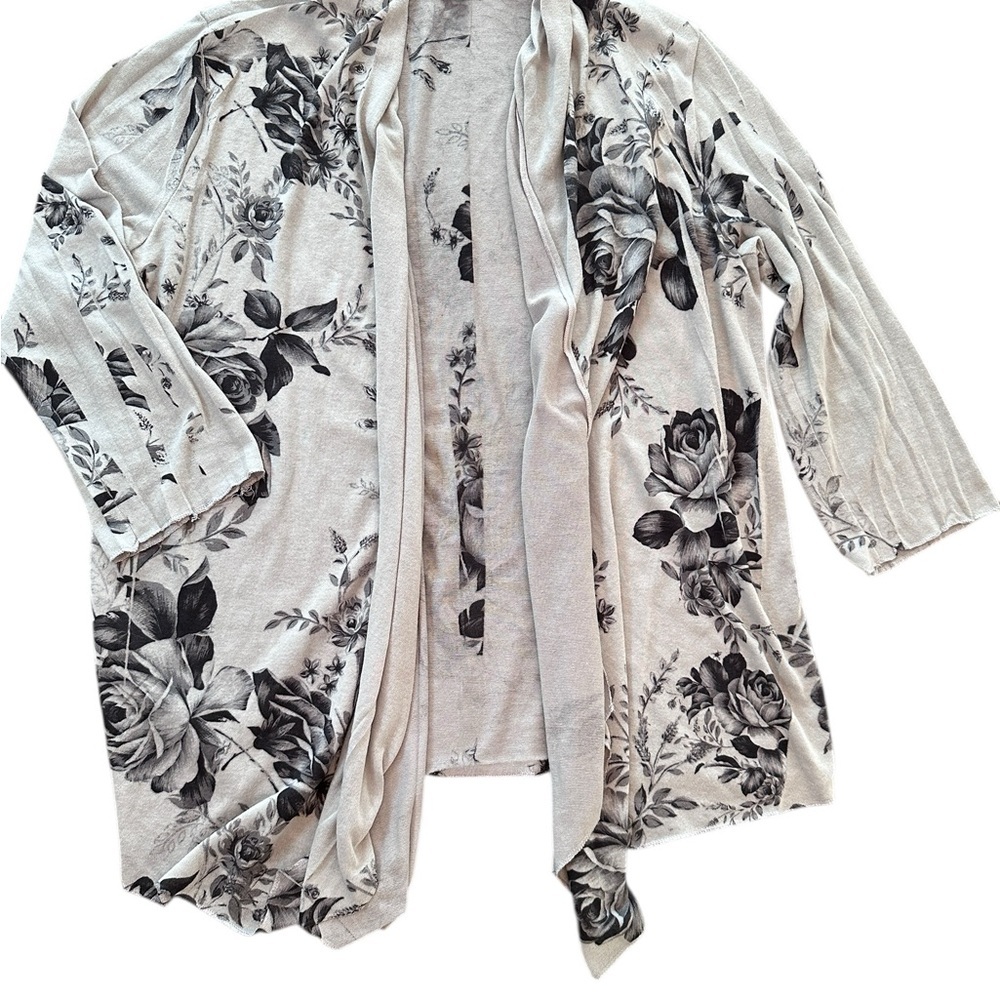 Kate Park Light‎ Gray Knit Cardigan